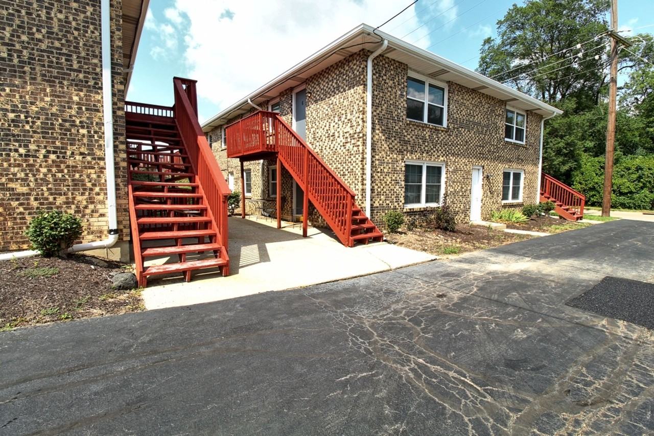 335 Ridgeview - Photo 4 of 5