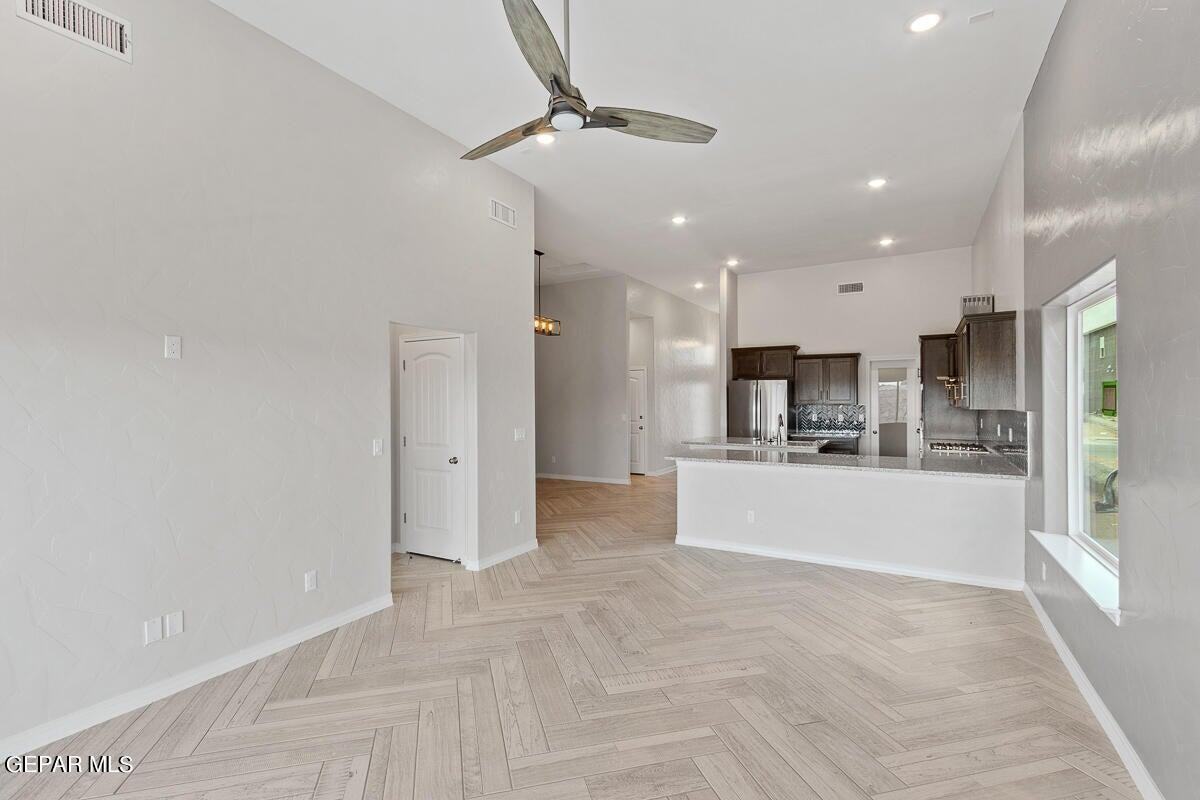 913 Louisiana Down Ave - Photo 2 of 10