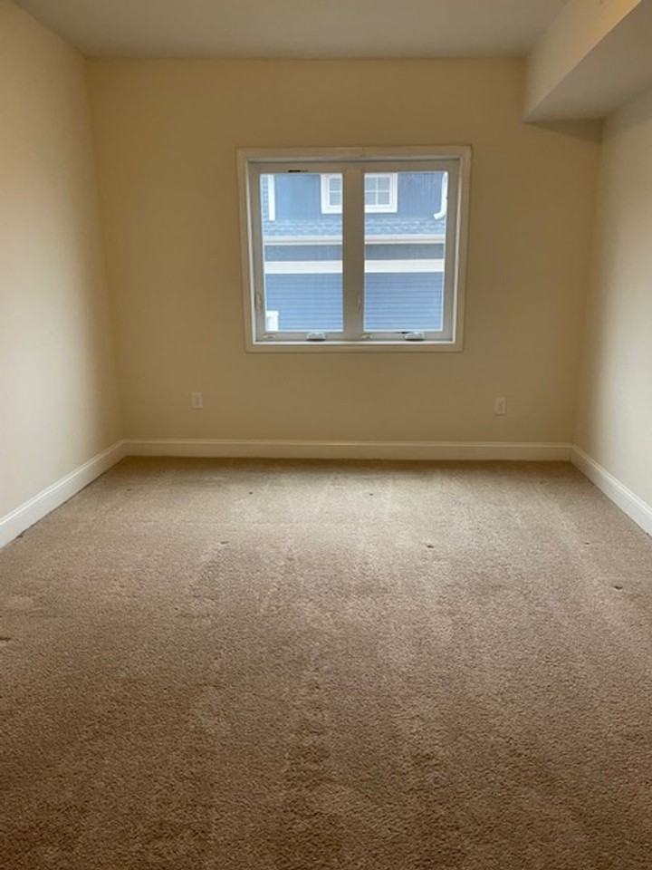 La Pierre - Photo 7 of 12