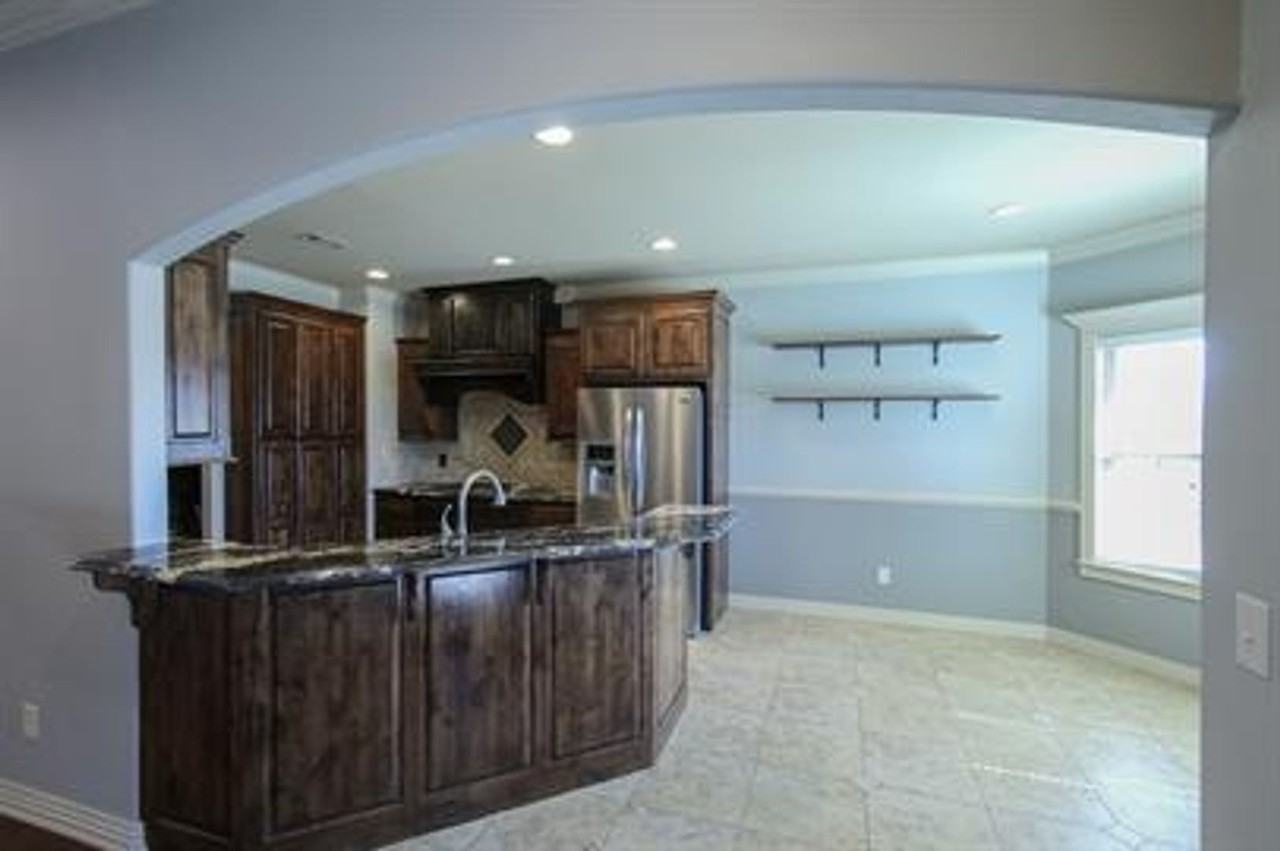 2703 Sw Joshua Ave - Photo 6 of 21