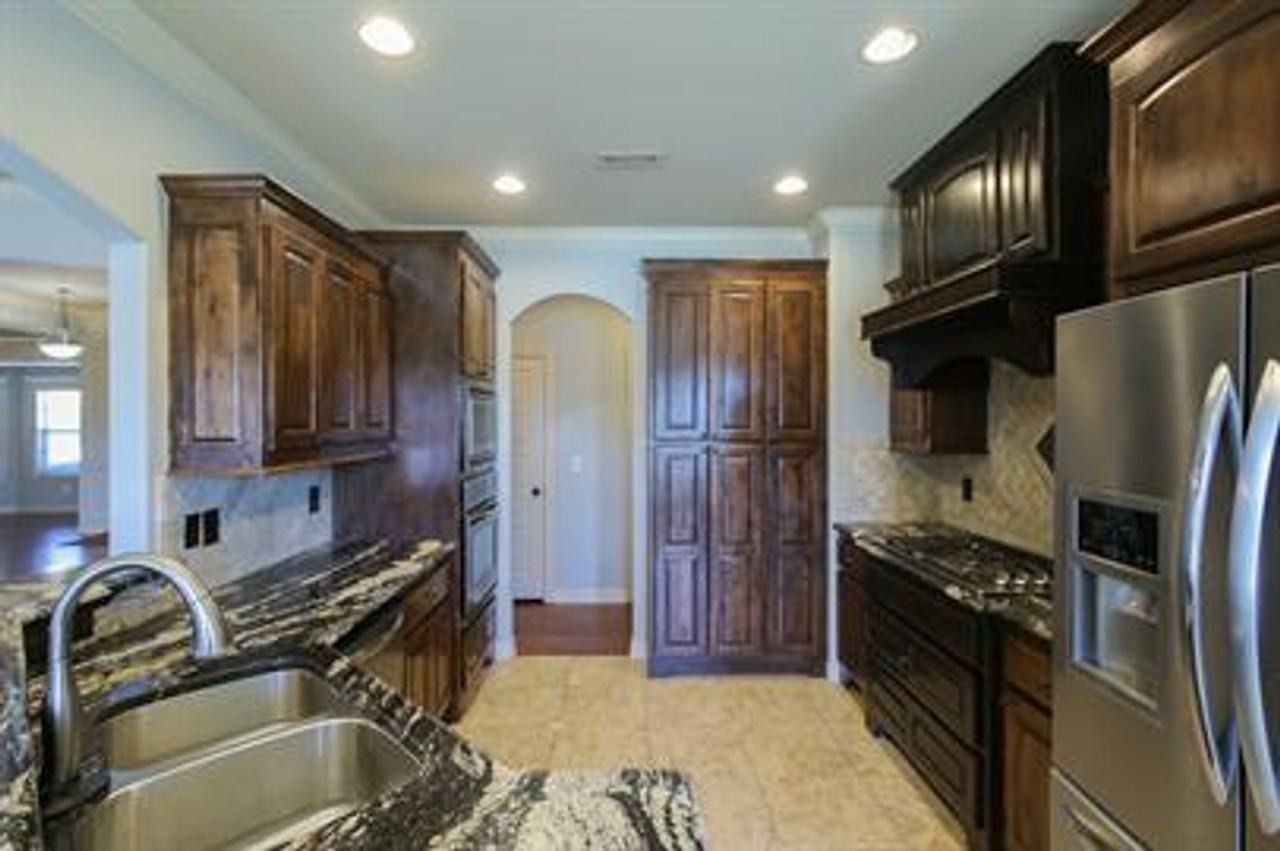 2703 Sw Joshua Ave - Photo 7 of 21