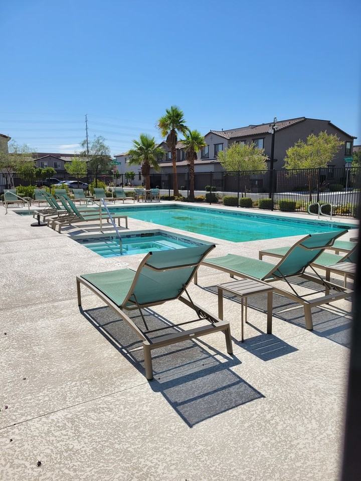 8705 Giant Causeway Ave - Photo 2 of 17