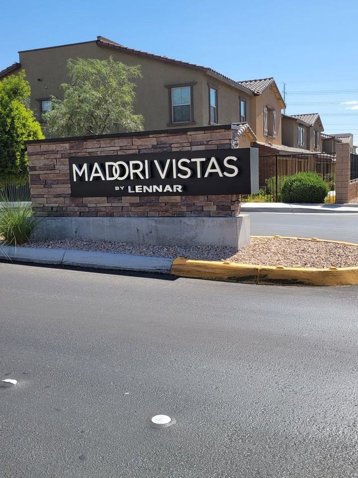 8705 Giant Causeway Ave - Photo 4 of 17