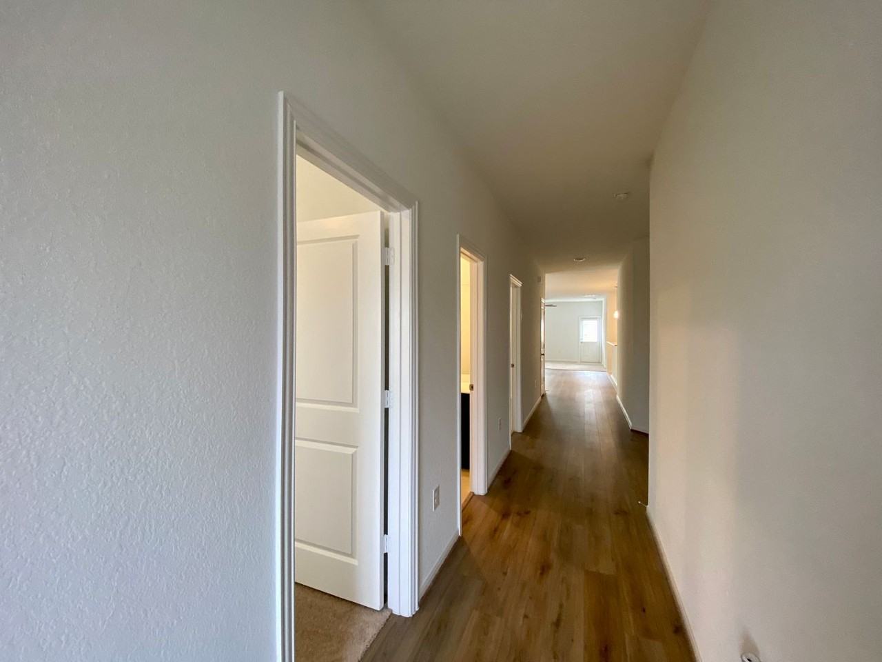 149 Biscayne Dr - Photo 3 of 35