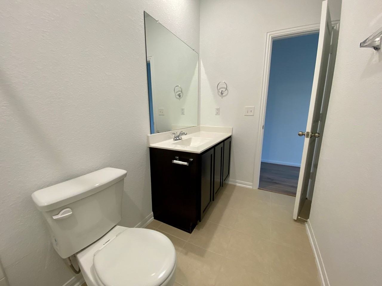 149 Biscayne Dr - Photo 6 of 35