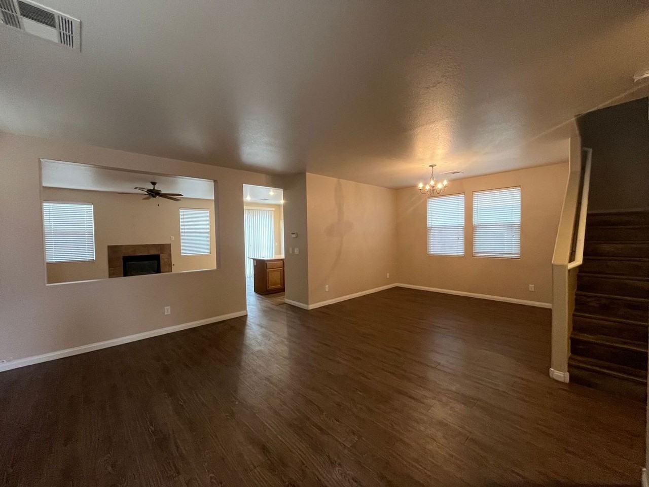 933 Purdy Lodge St - Photo 2 of 28