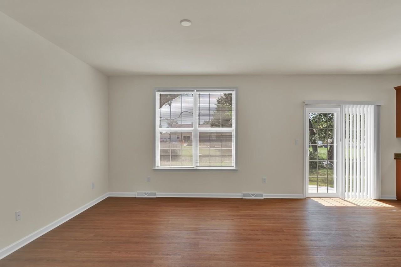 137 Revolutionary Blvd - Photo 2 of 12