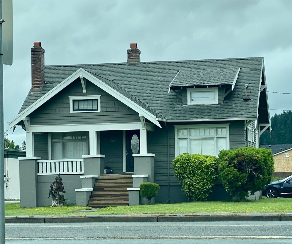 15721 Main St E - Photo 2 of 38