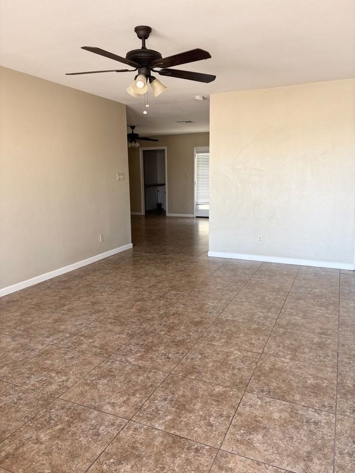 2105 W Western Dr - Photo 4 of 15