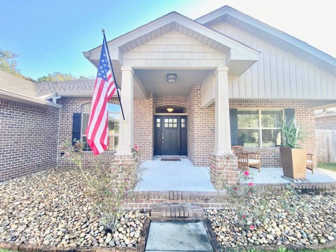 6040 Trestle St - Photo 2 of 24