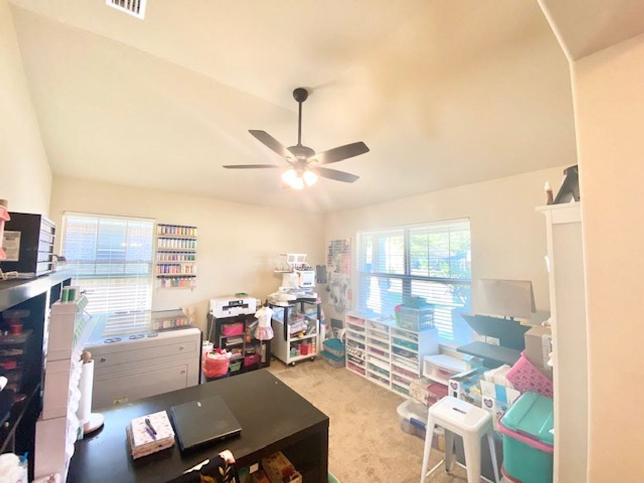 6040 Trestle St - Photo 4 of 24