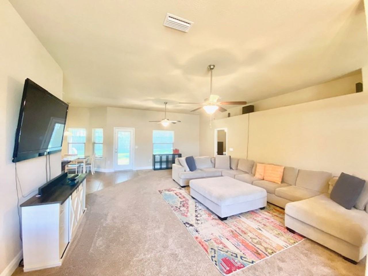 6040 Trestle St - Photo 7 of 24