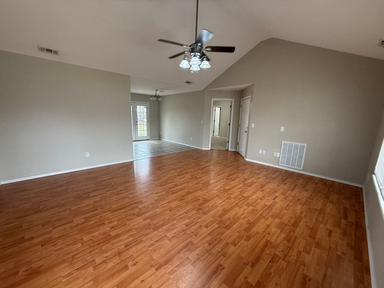 1603 Annie Baxter Ave - Photo 2 of 9