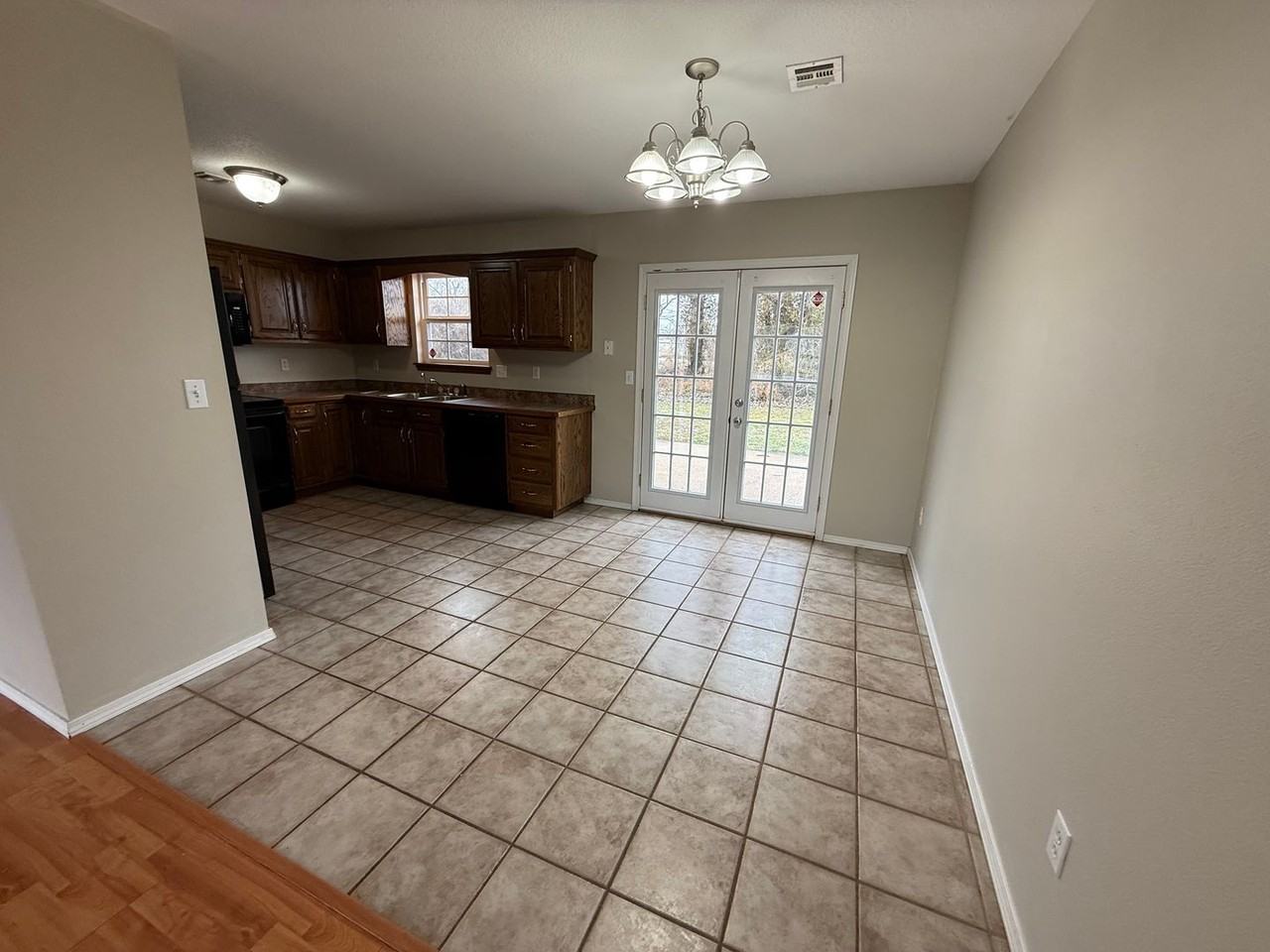 1603 Annie Baxter Ave - Photo 3 of 9