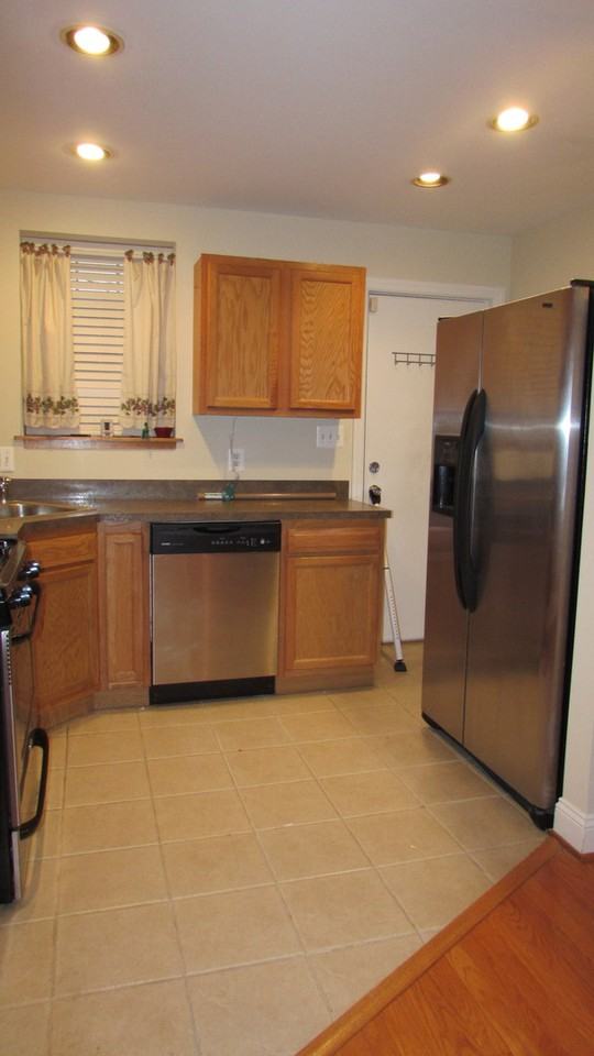 630 Wyeth St - Photo 6 of 30