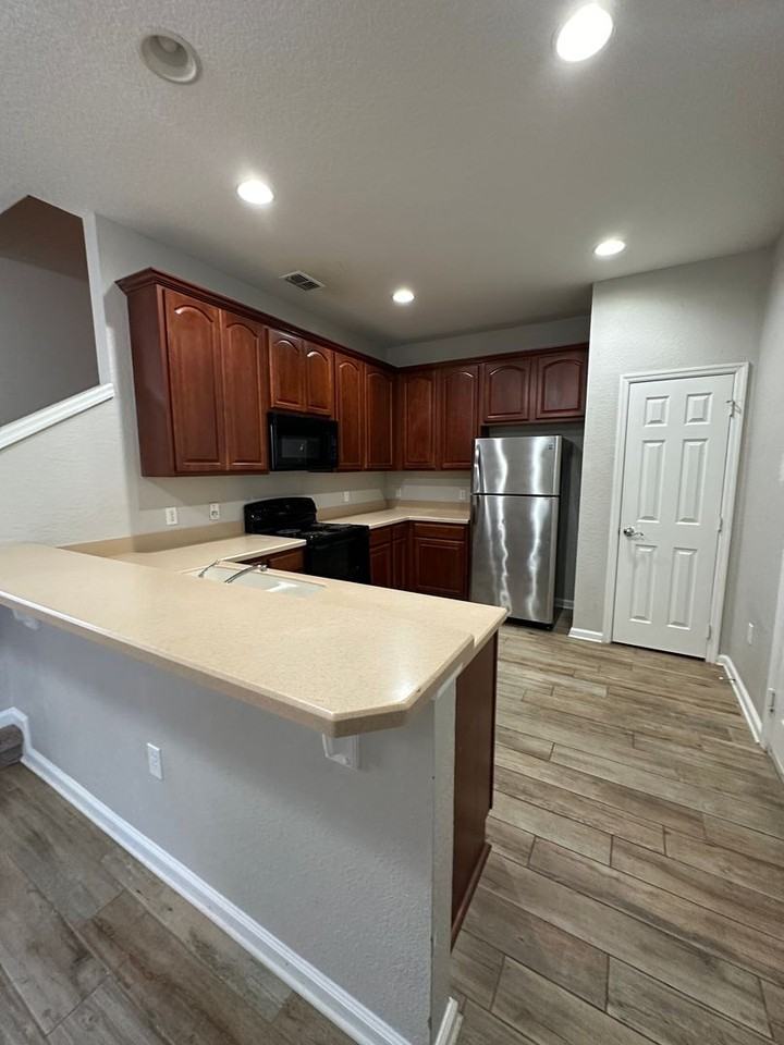 1652 Shallcross Ave - Photo 5 of 11