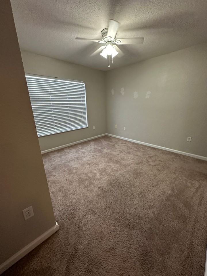 1652 Shallcross Ave - Photo 7 of 11