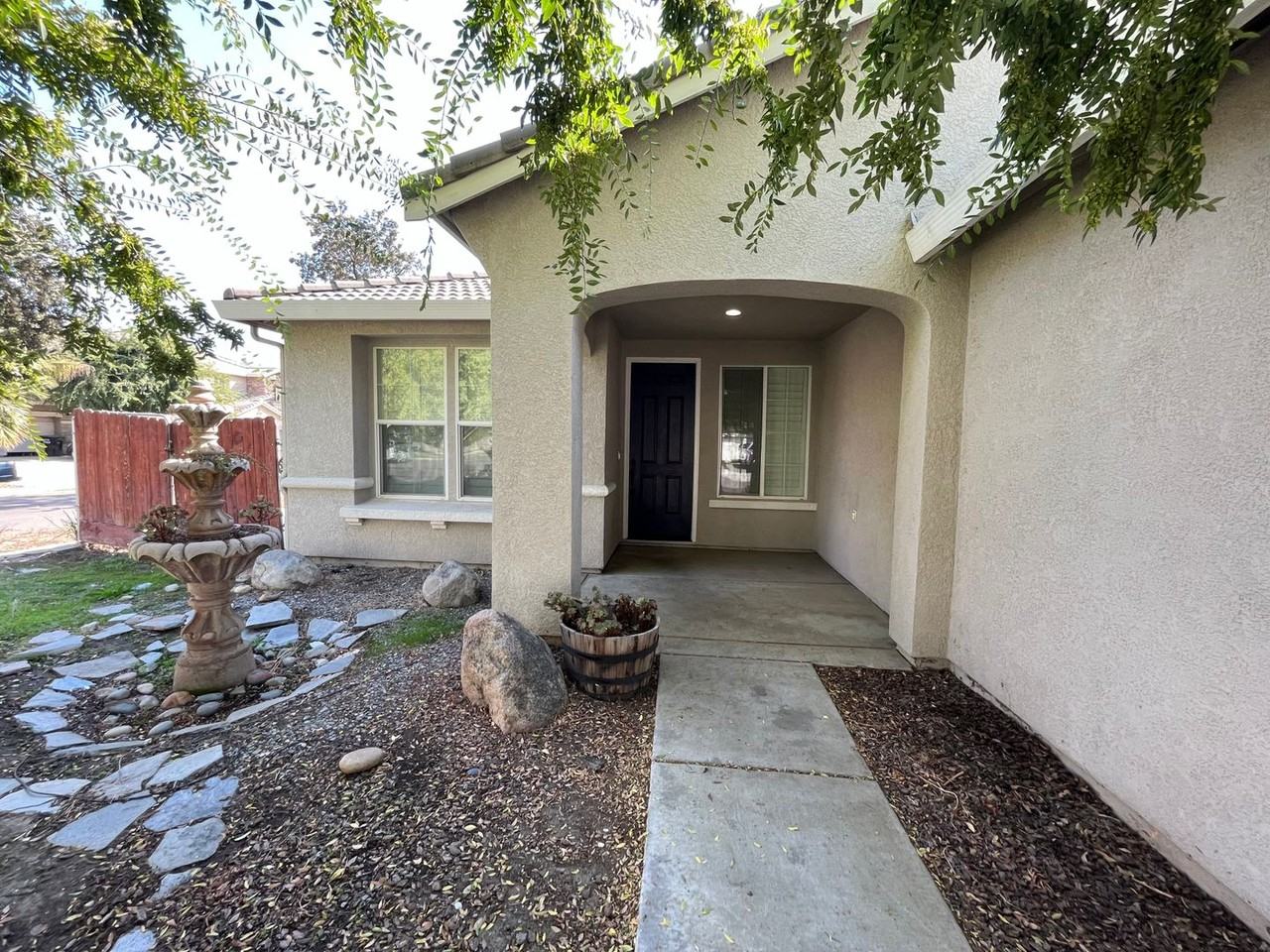 2933 W Harold Ct - Photo 2 of 36