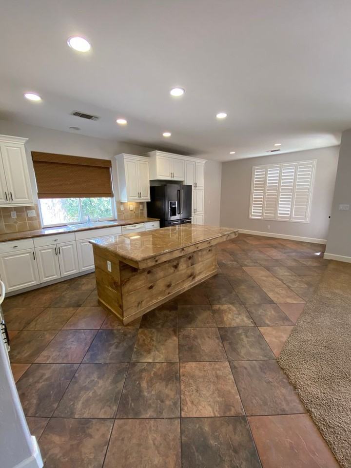 2933 W Harold Ct - Photo 6 of 36