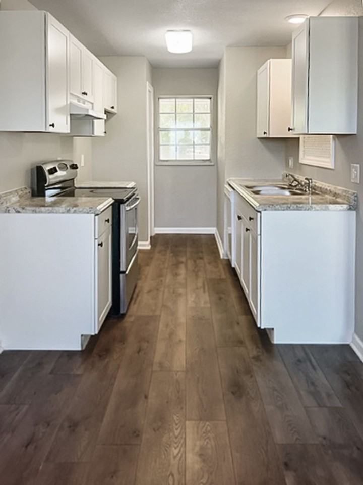 1800 Fairlane Ave - Photo 4 of 9