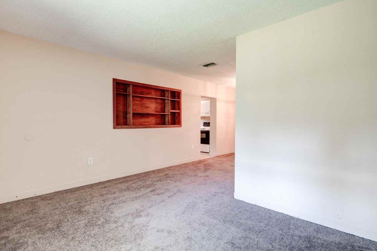 1214 Dunbar St - Photo 4 of 21