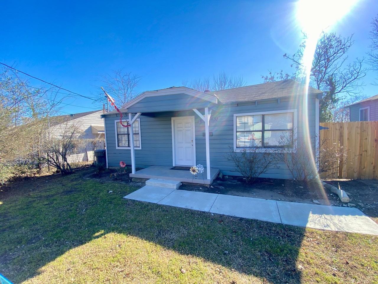 5631 Arlington Park Dr - Photo 2 of 27