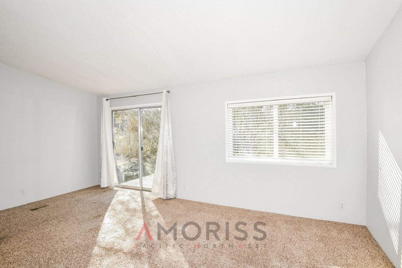 10420 224th St E - Photo 6 of 24