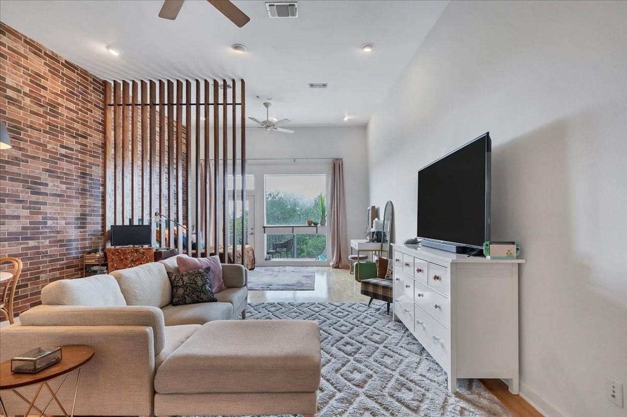 2931 E 12th St #306 - Photo 3 of 25