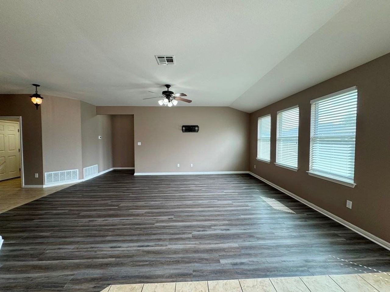 7820 Little Deer Trl - Photo 5 of 41