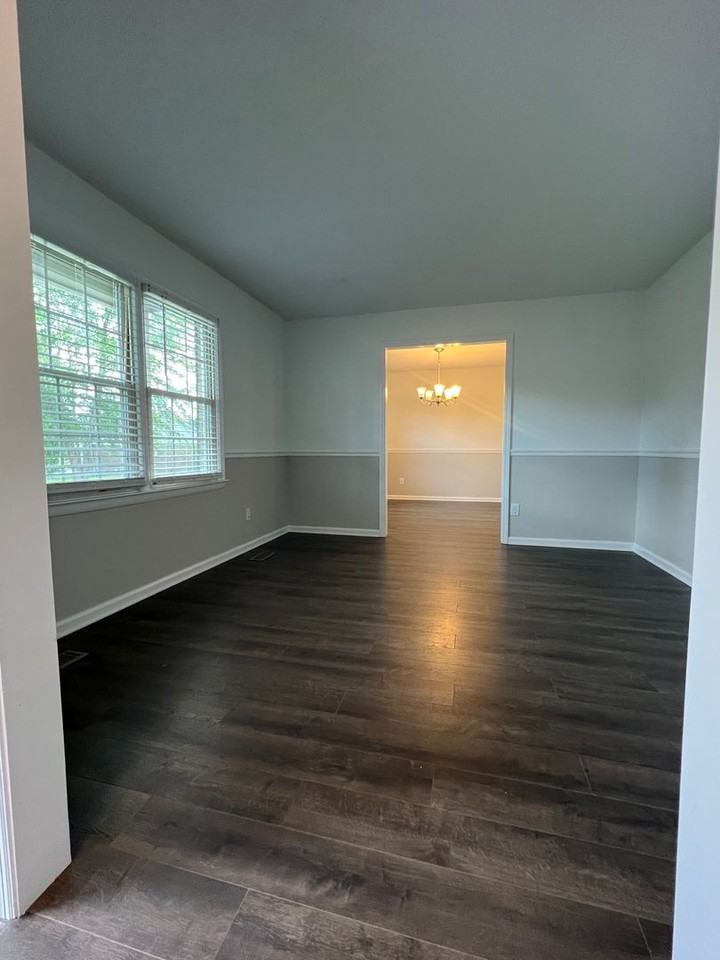 2000 Lakebarry Cir - Photo 3 of 14