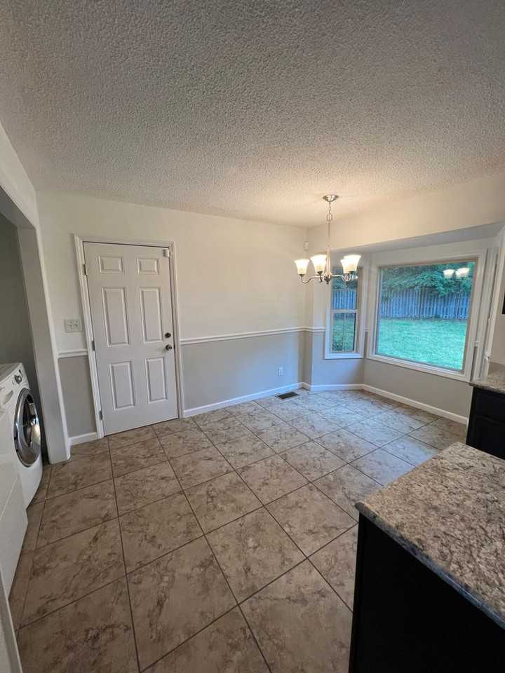 2000 Lakebarry Cir - Photo 6 of 14