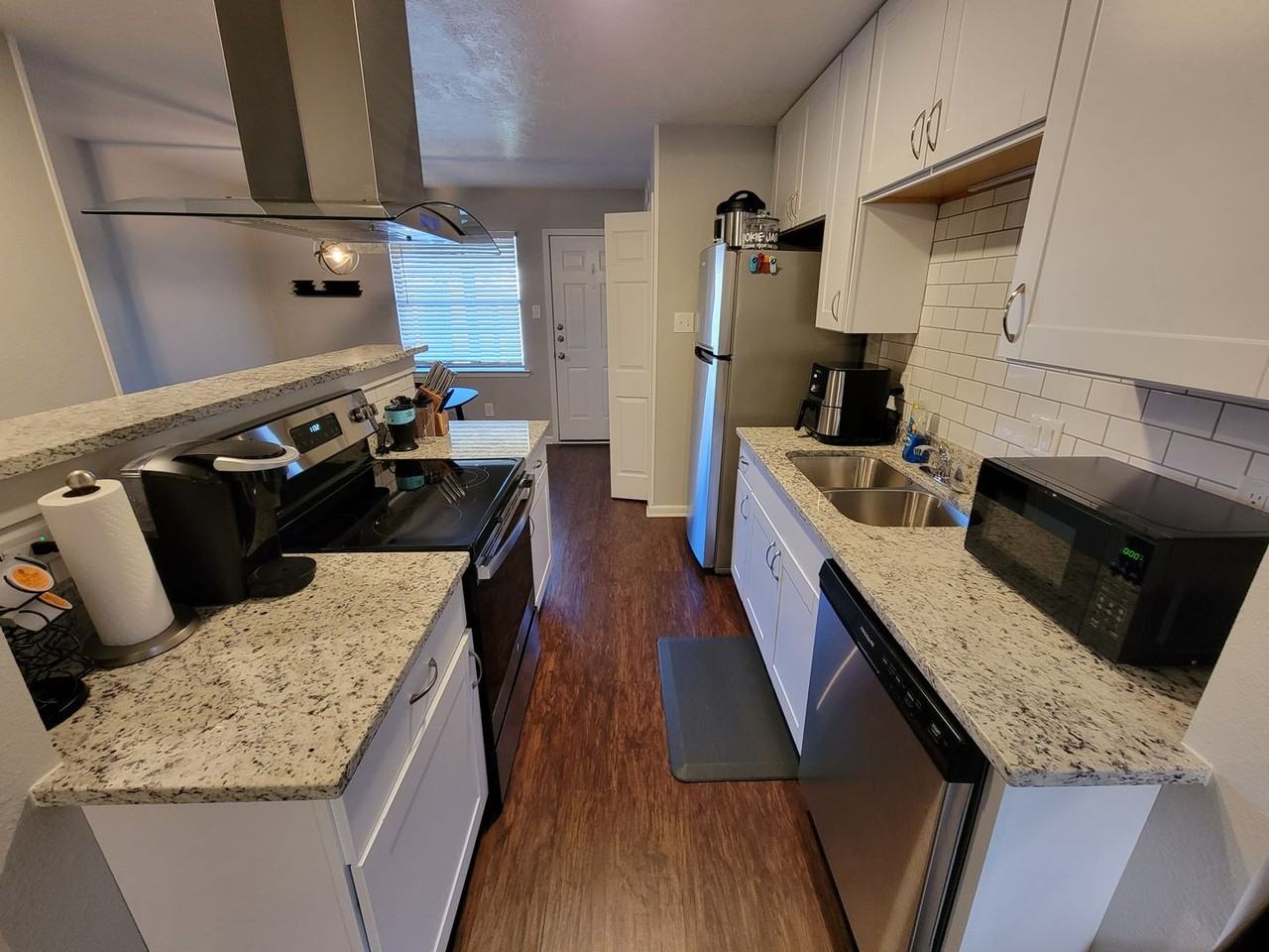 1411 Airline Dr - Photo 7 of 23