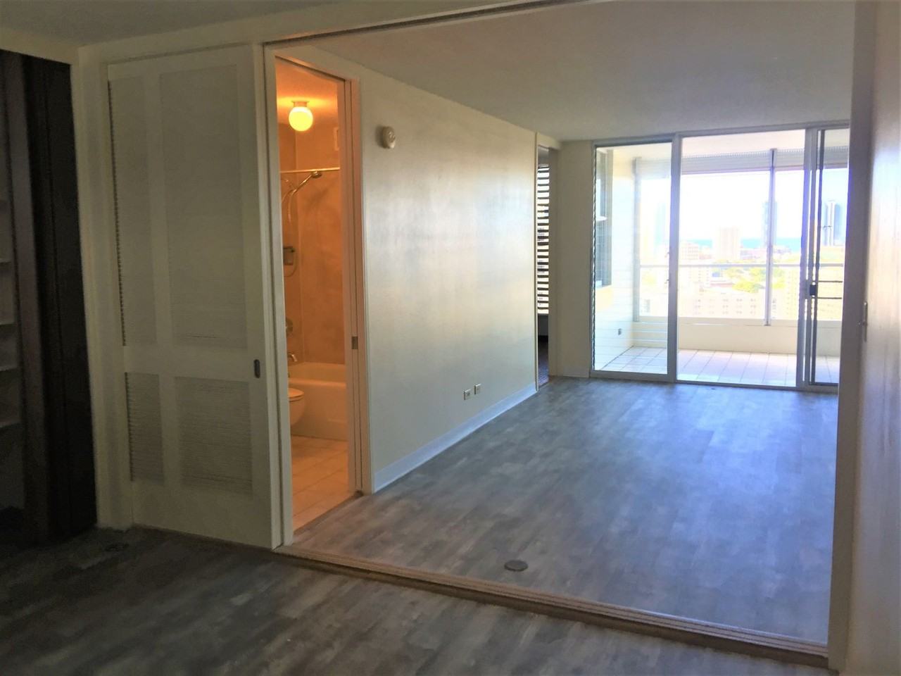 1556 Piikoi St #1706 - Photo 5 of 11