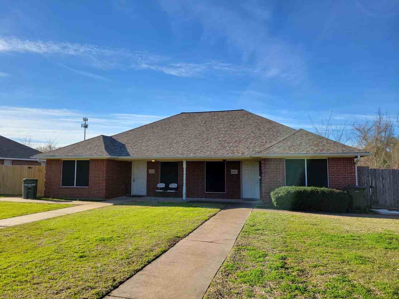 2820 Hard Rock Cir - Photo 2 of 2