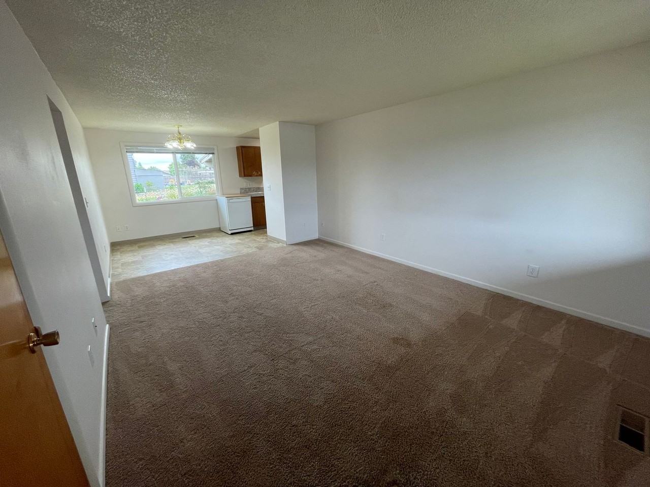 785 W Rose St - Photo 3 of 15