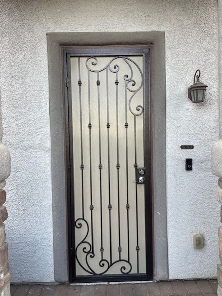 7037 Hunts Corner St - Photo 3 of 44