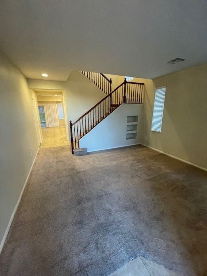 7037 Hunts Corner St - Photo 4 of 44