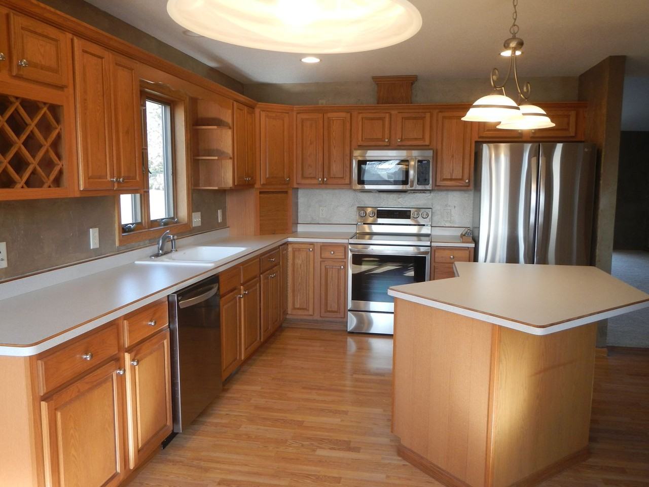 459 Jefferson St - Photo 4 of 26