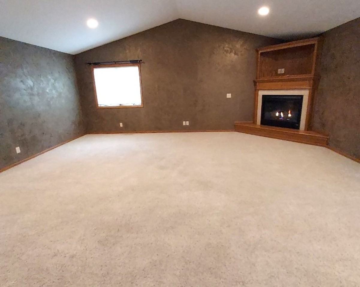 459 Jefferson St - Photo 6 of 26