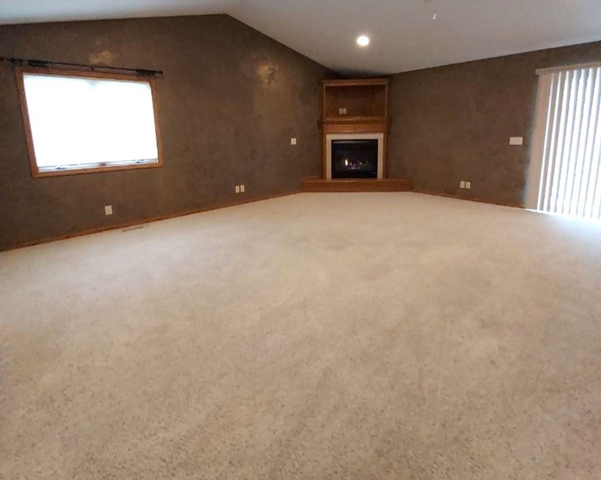 459 Jefferson St - Photo 7 of 26