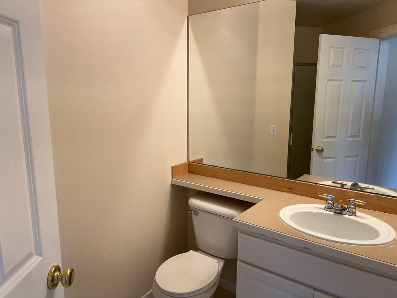 1400 Huckleberry Ln #1606 - Photo 5 of 21