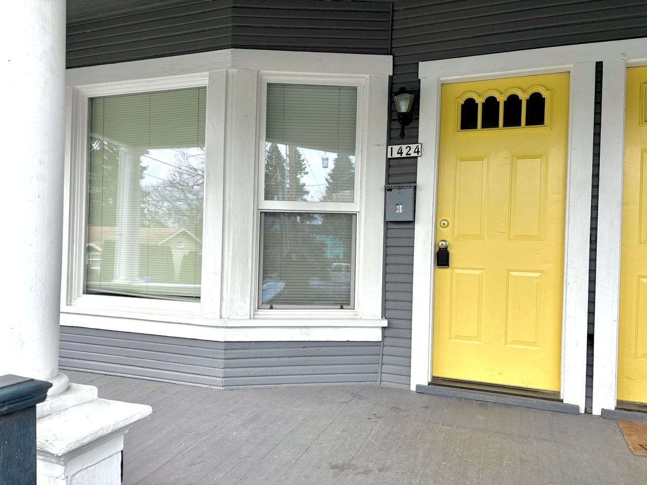 1422 Se Glenwood St - Photo 2 of 18