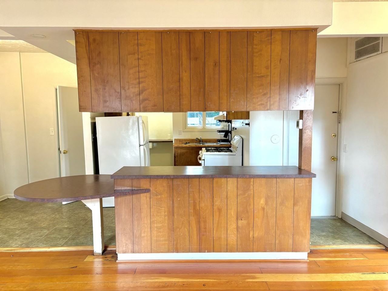 1422 Se Glenwood St - Photo 5 of 18