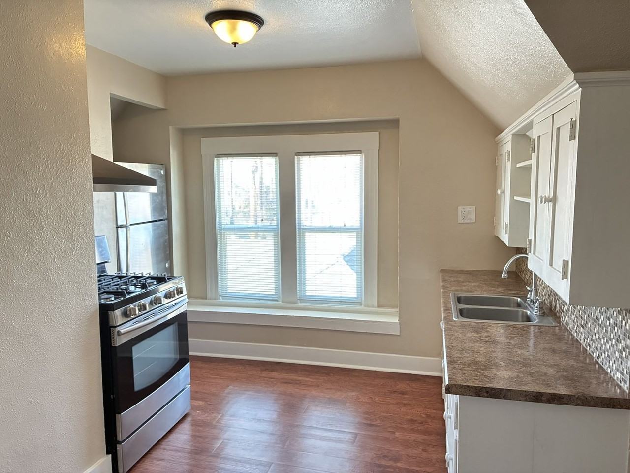 224 224 W. Olive Ave Units 1-10 - - Photo 3 of 25