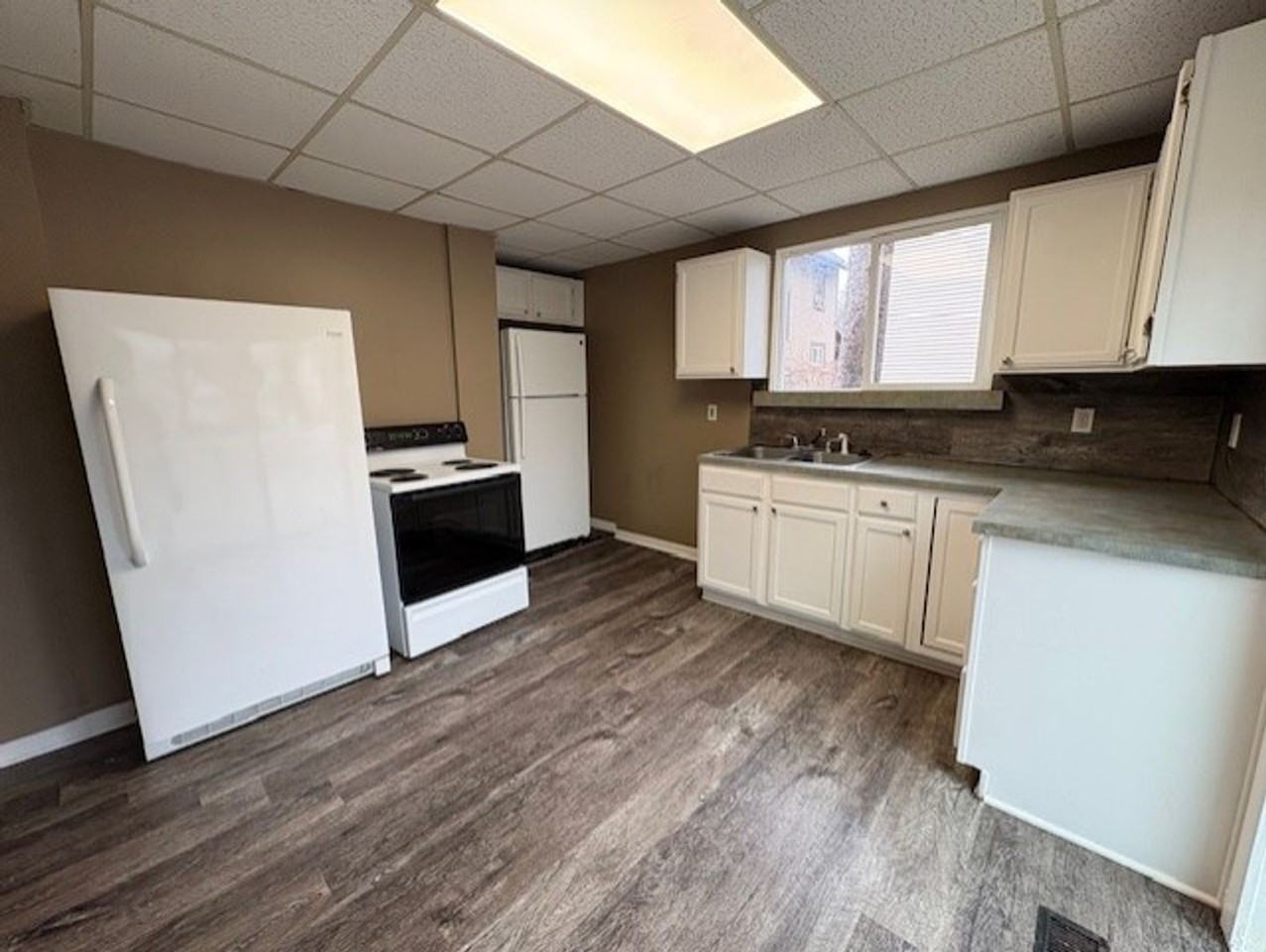 203 Westwood Ave - Photo 6 of 13