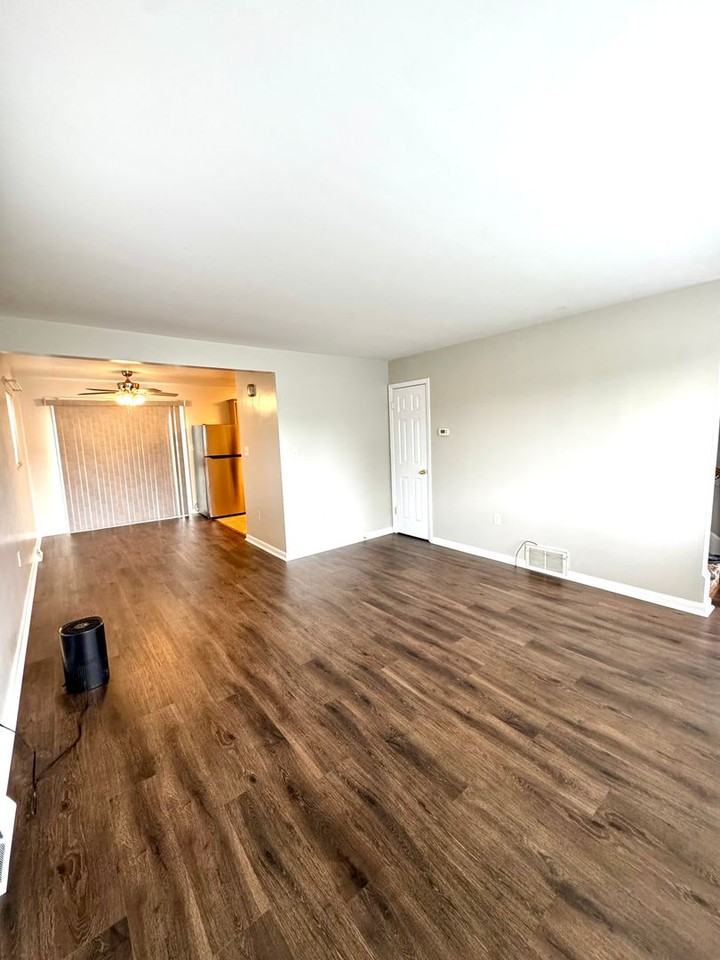 9570 Shenandoah Dr - Photo 3 of 10