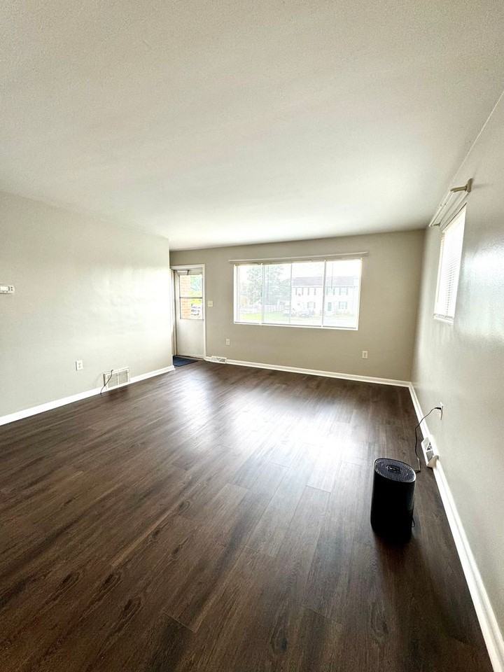 9570 Shenandoah Dr - Photo 4 of 10