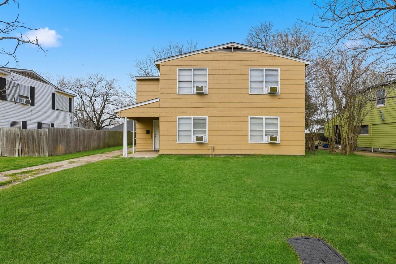 1114 1st Ave N - Photo 3 of 24