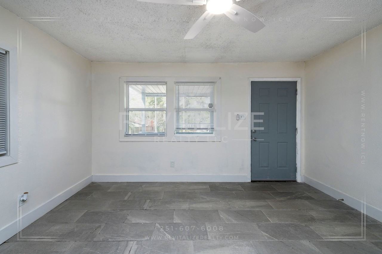 4107 Seabreeze Rd N - Photo 4 of 41