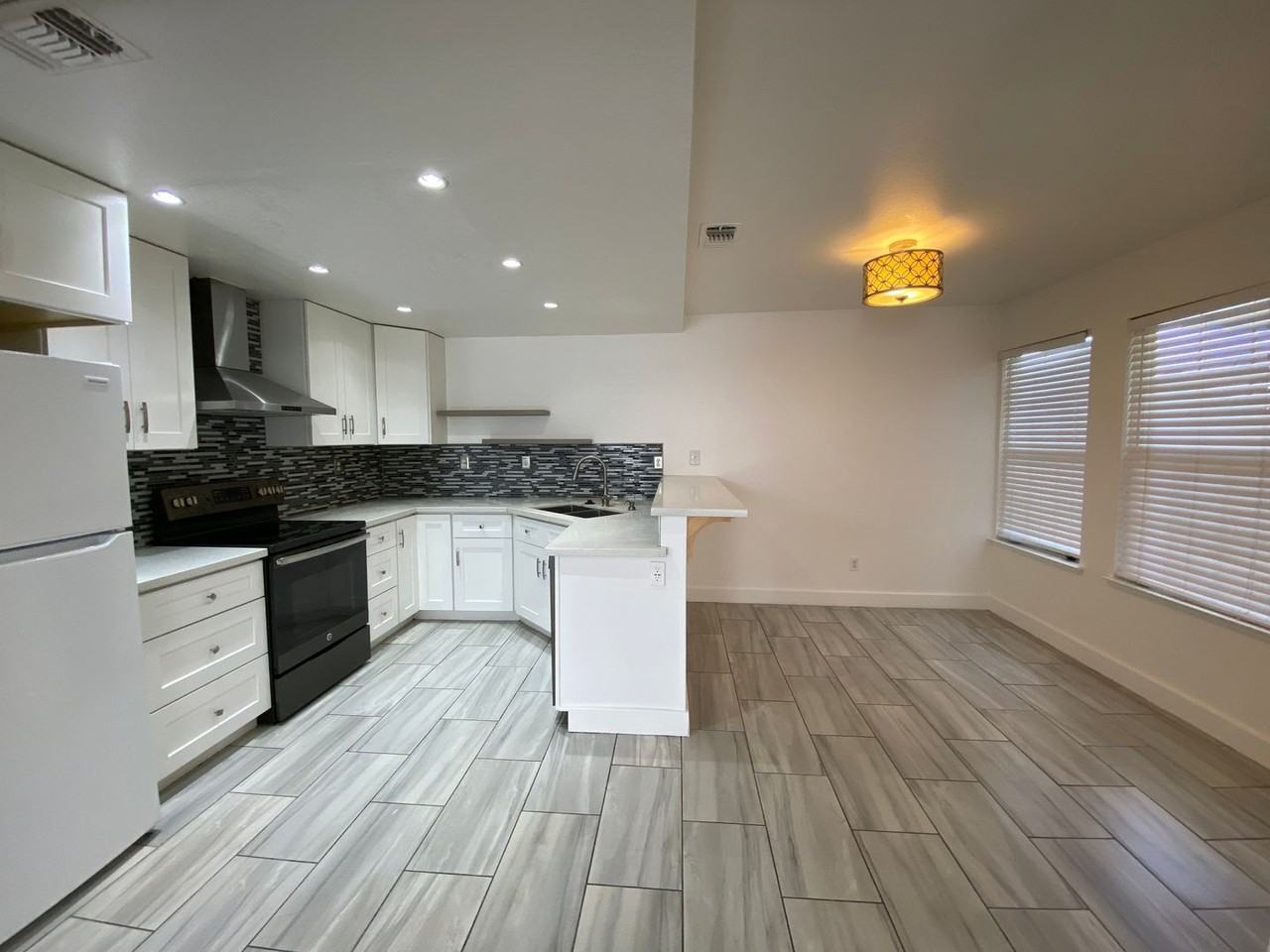 8044 Healy Ct - Photo 4 of 20